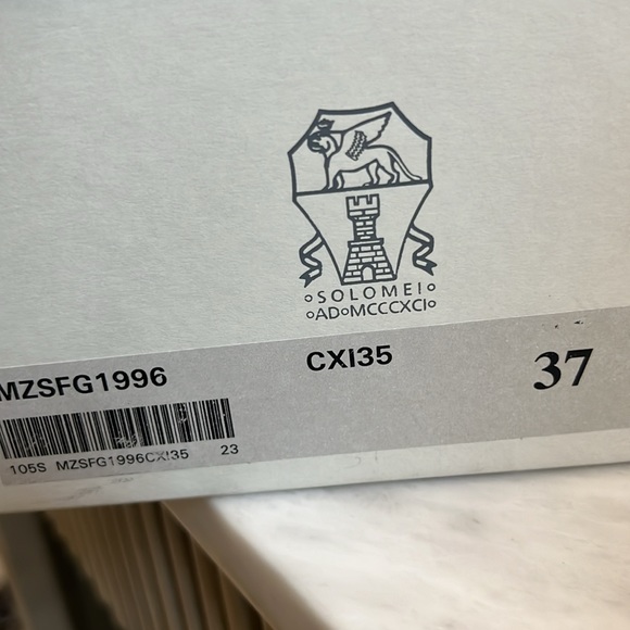 Excellent condition. Never worn platform suede sandals - Picture 5 of 5